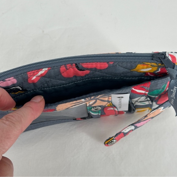 Vera Bradley Gray Pink Floral Quilted Fabric Wallet NWOT - Picture 5 of 7